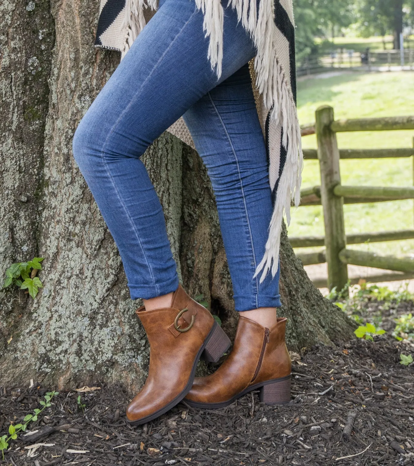 Outlet Christine Bootie Booties