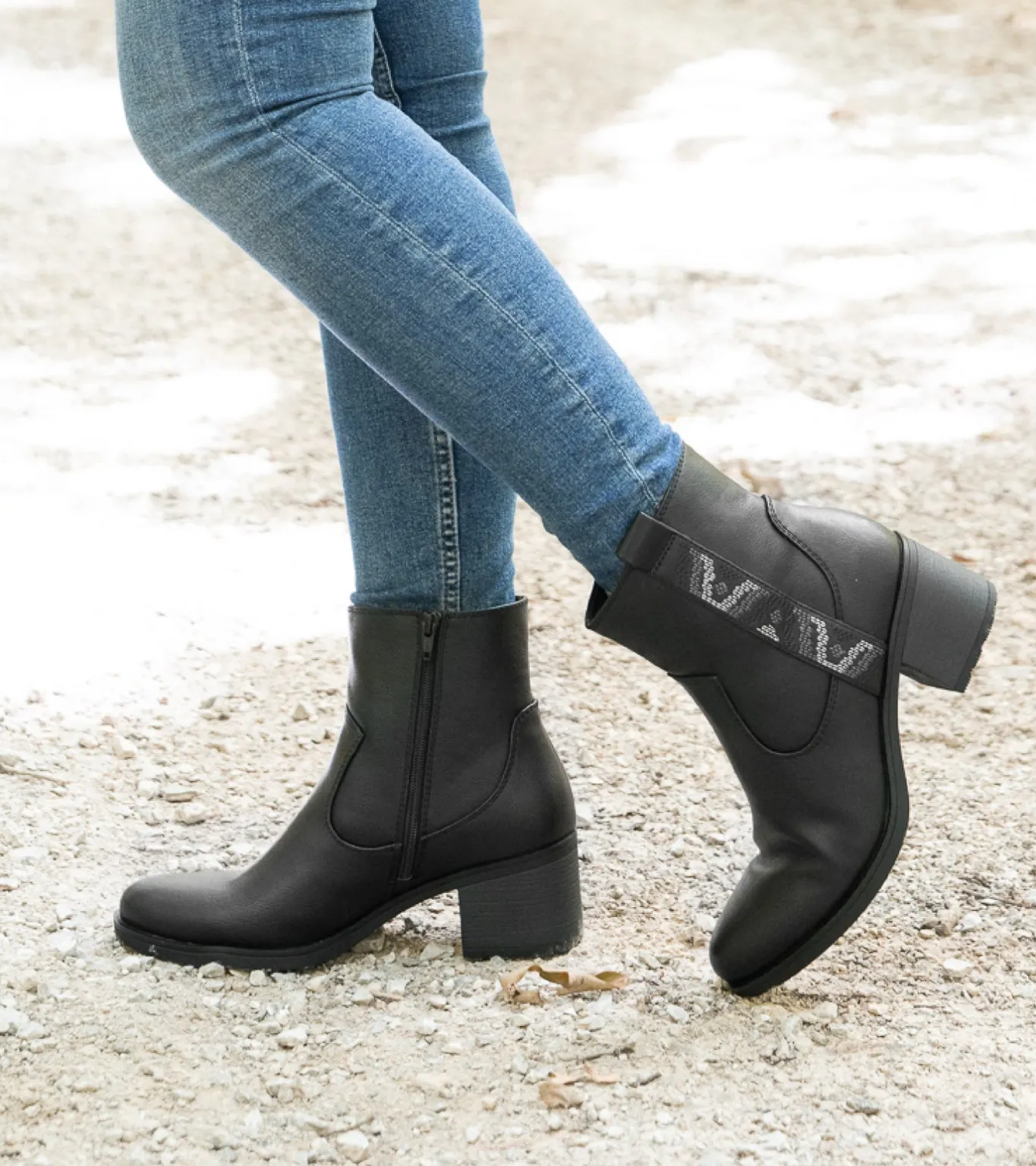 Fashion Covina Block Heel Bootie Booties