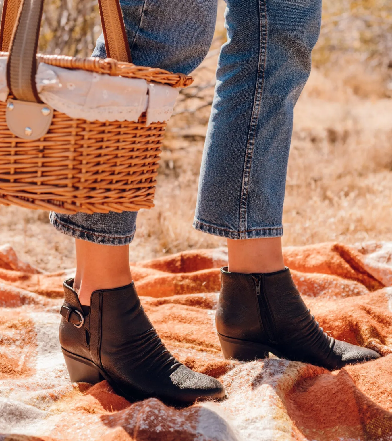 Fashion Linnea Block Heel Bootie Booties